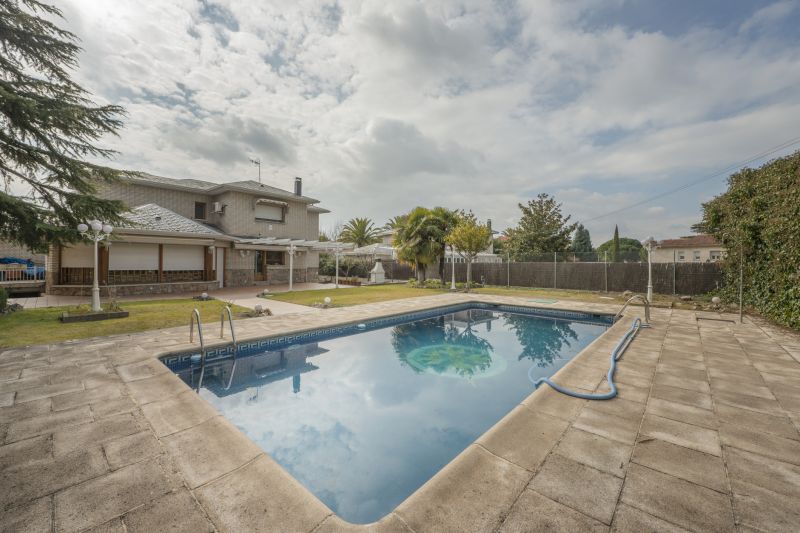 Best Pool Safety Contractors in Granbury, TX